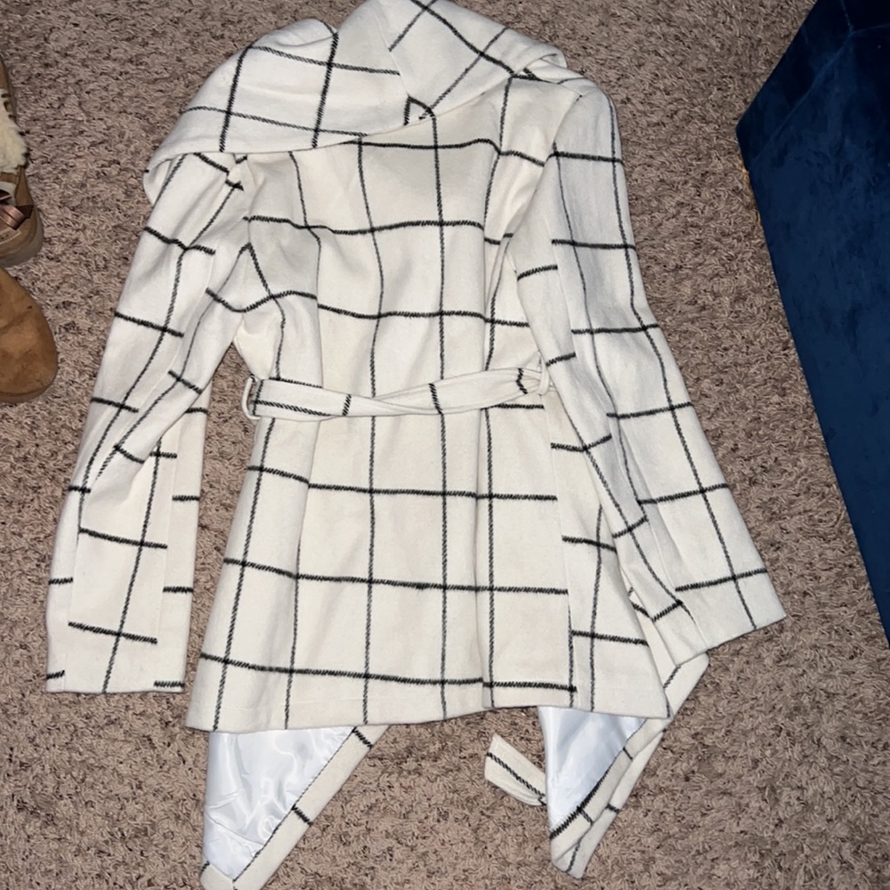 Cute fall jacket! - Picture 2 of 2